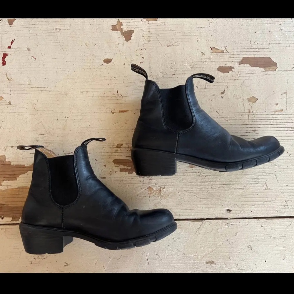 Blundstone Black Leather Ankle Booties - Picture 2 of 5